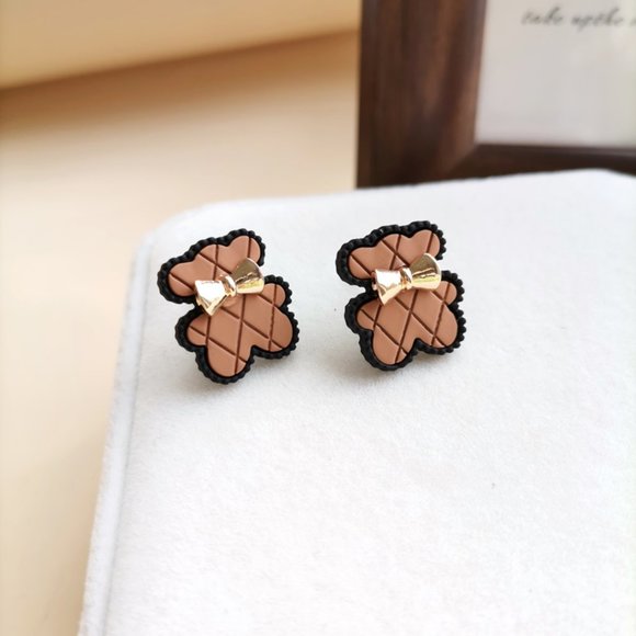 💙💕💕Last one⚡️Cute Plaid Bears Stud Earrings - Picture 2 of 15